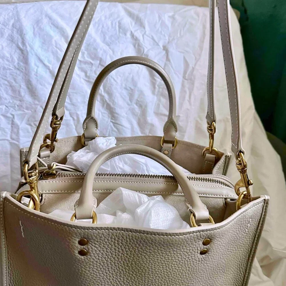 New QUINCE Italian Leather Medium Convertible Satchel Taupe 3way bag - Picture 5 of 16